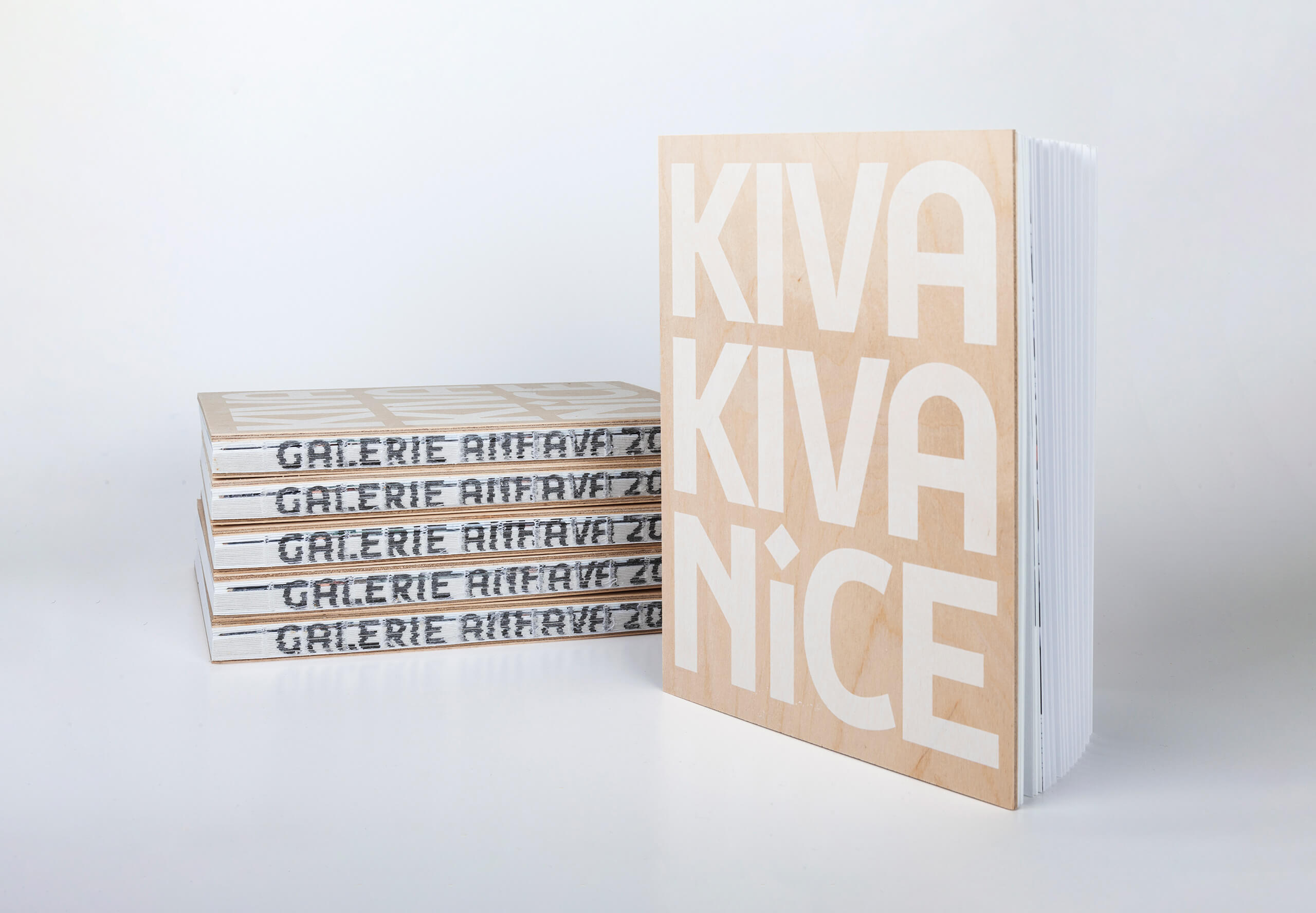galerie-anhava-20-anniversary-art-book-plywood2560